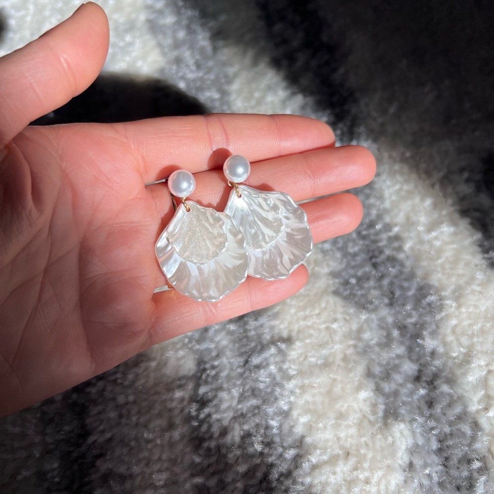 White pearl earrings